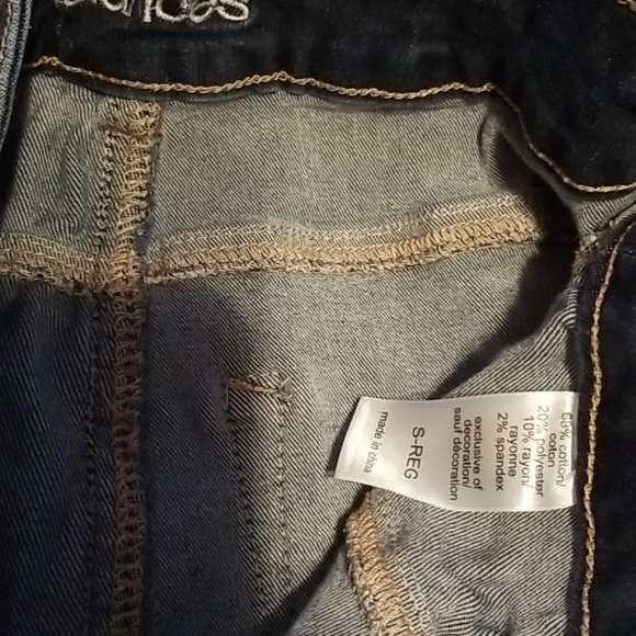 Skinny Jean's - Picture 2 of 3